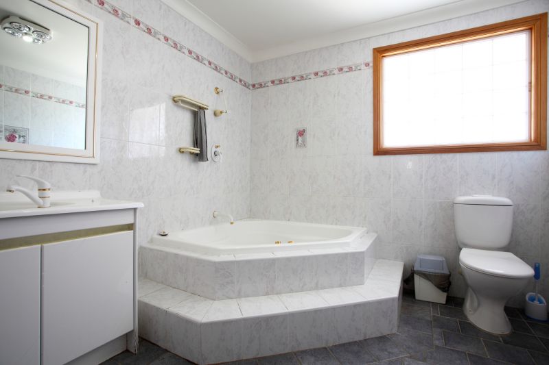 Cost of Bathtub Installation in Holyoke, MA
